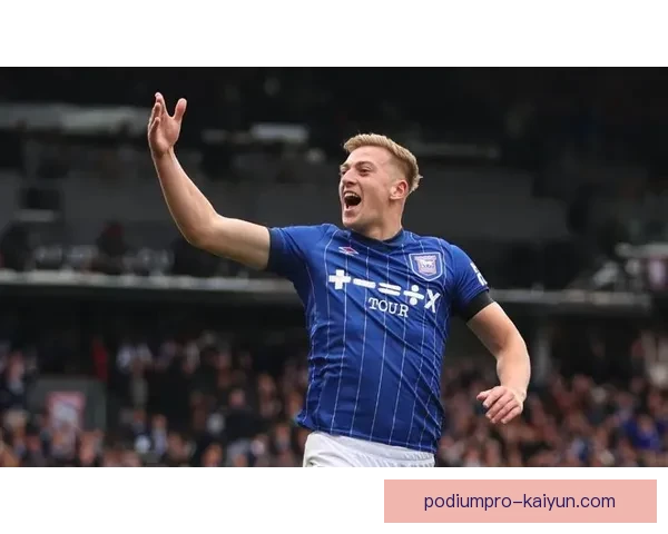 维拉萨维奇助力英超球队追逐冠军梦想，状态回暖表现亮眼