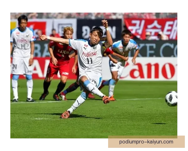 泰国队在日本J联赛的表现持续受到关注，展现出良好的竞争力。